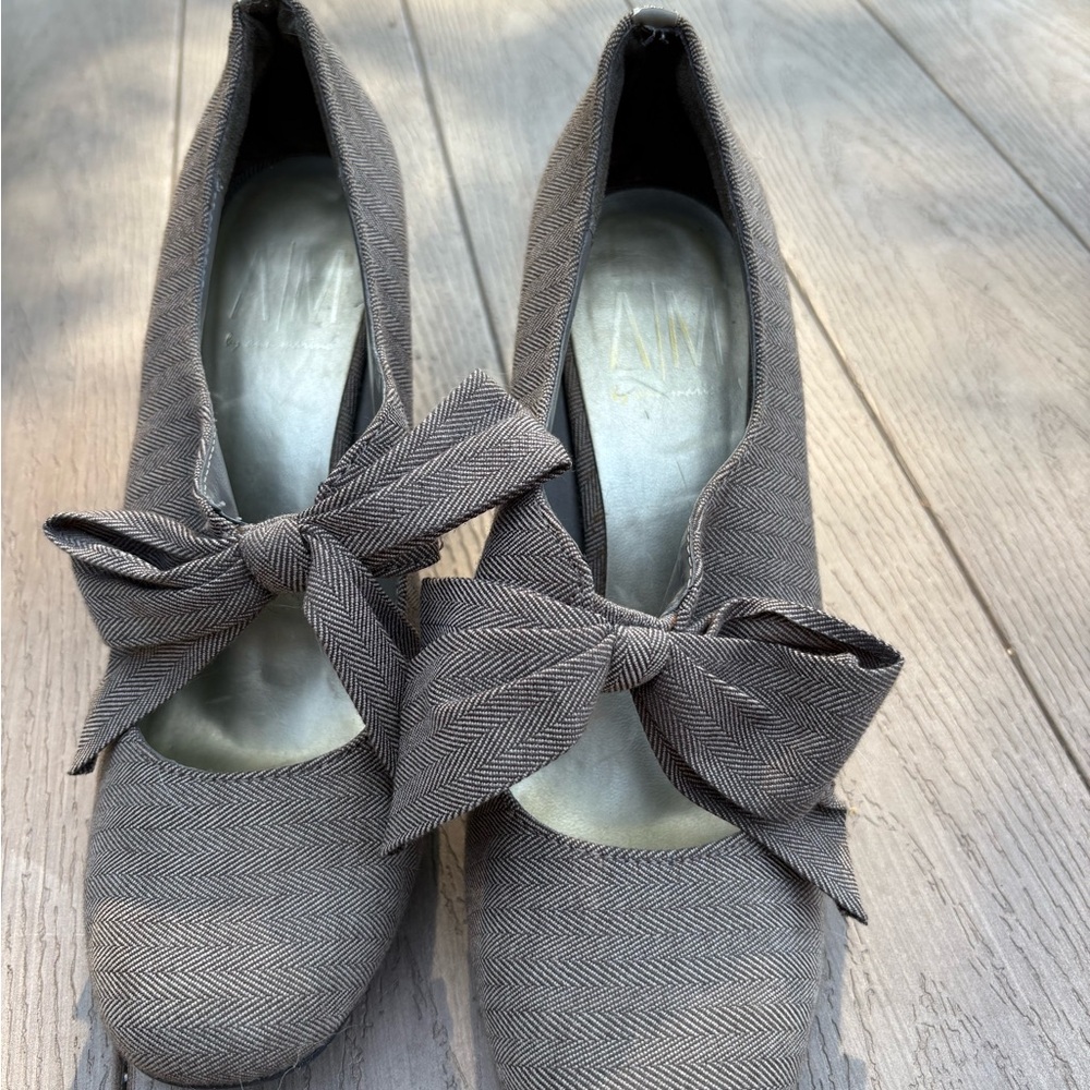 Elegant Brown Bow-Tie Women's Shoes